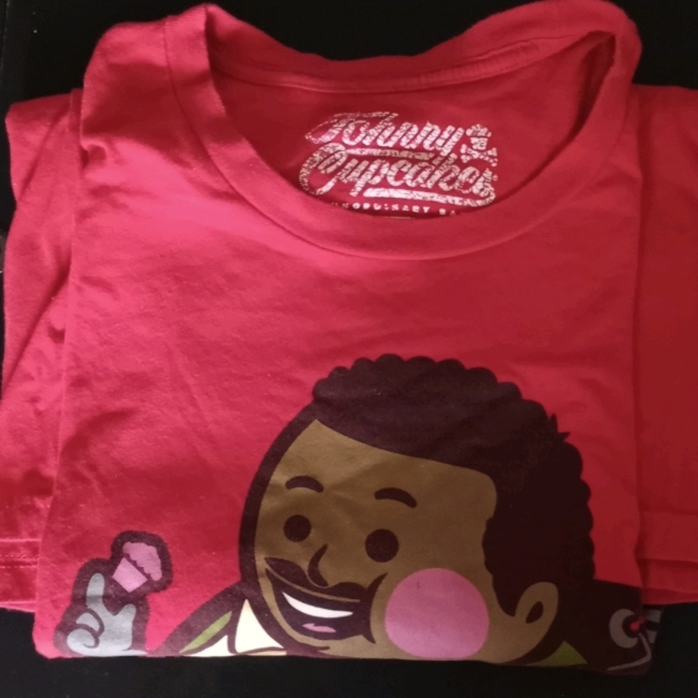 XL Johnny Cupcakes cherry 🍒 red t-shirt.